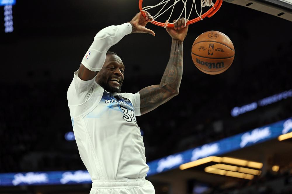 据绝对优势 据绝对优势