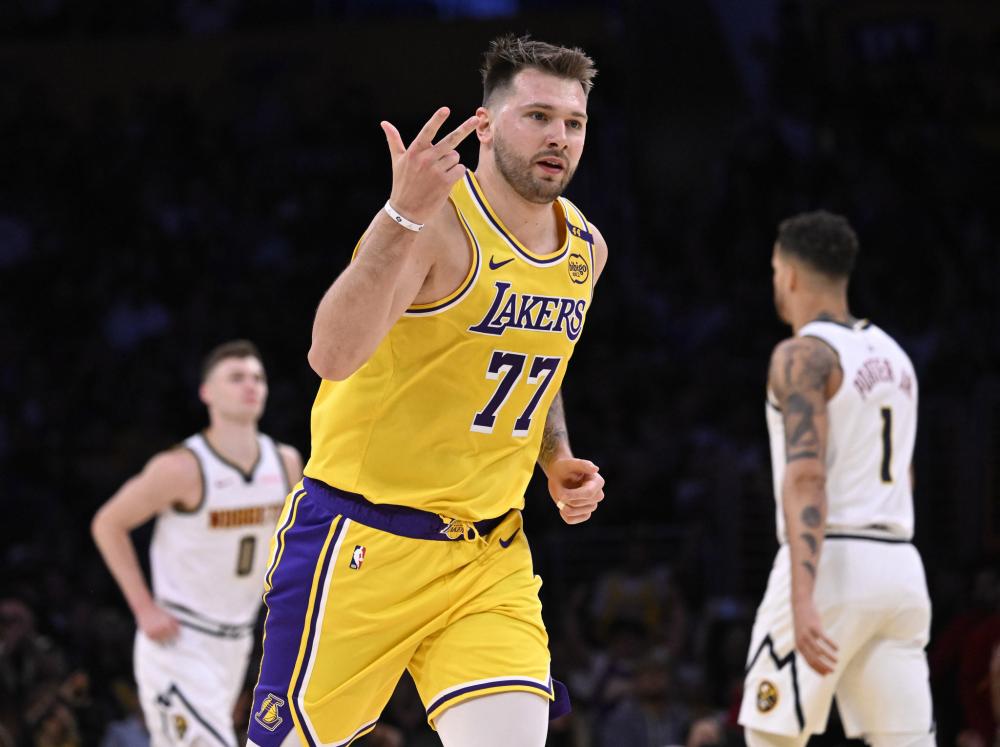 队扩大领先 队扩大领先