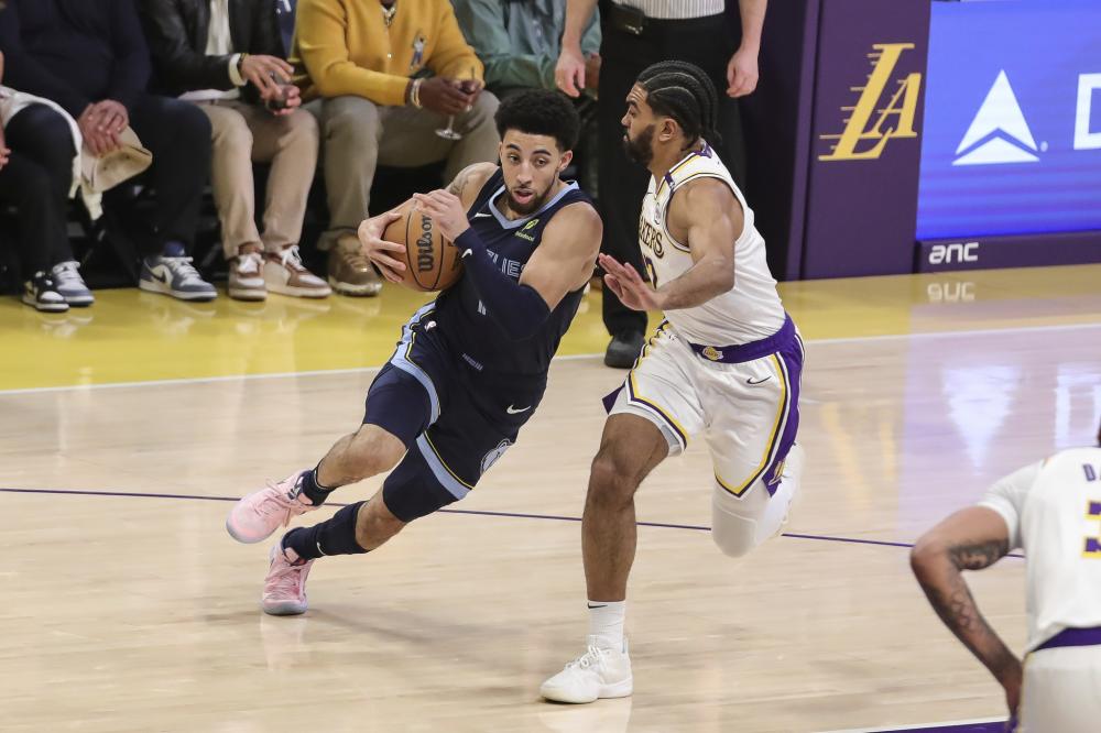 确保其财务 确保其财务